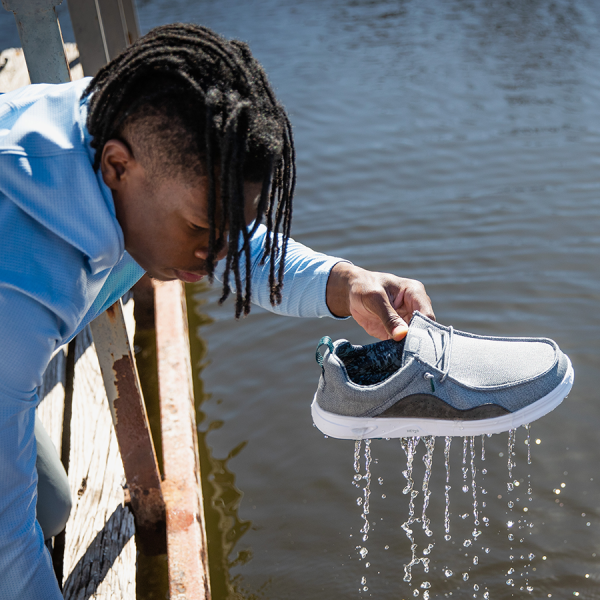 250313_NAM_TravisHunter_Hey2O_Onsite_AltPDP_900x900_b41b0f64-3f22-4593-ad16-7733d17a995a-1