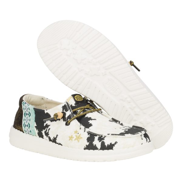 41876-001_WENDYDISCOCOW_BLACK_PAIR_BOTTOM