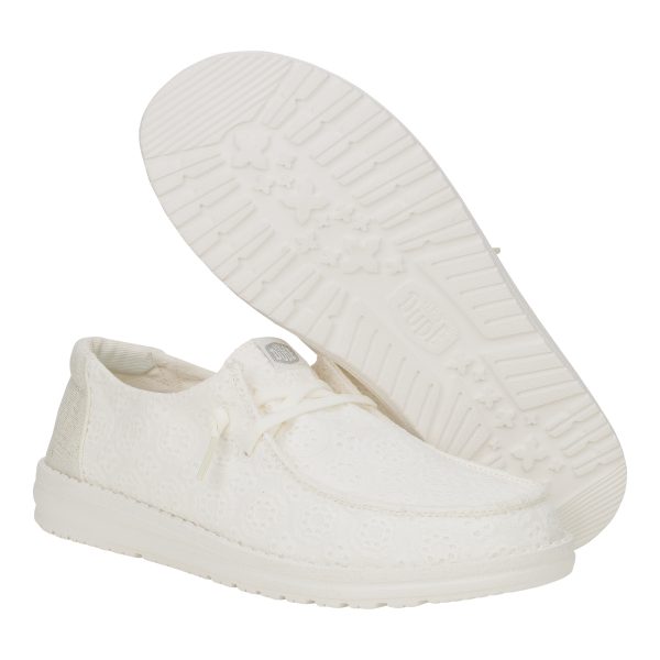 43128-100_WENDYEYELET_WHITE_PAIR_BOTTOM