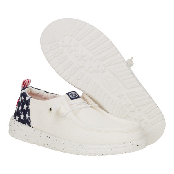 43693-1TS_WENDYFUNKAMERICANASTARS_WHITE_NAVYBLAZER_PAIR_BOTTOM_conversion1