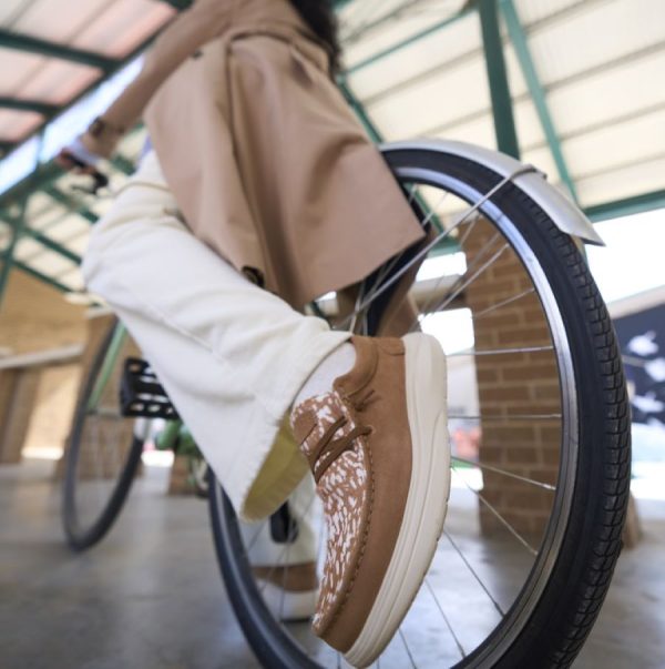 FH24_HEYDUDE_41865-265_48645_COMF_luxe_tan FH24_HEYDUDE_41865-265_48645_COMF_luxe_tan