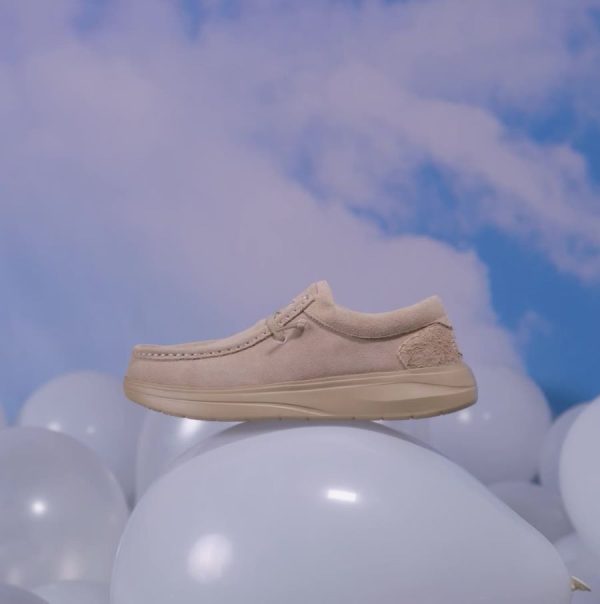 FH24_HEYDUDE_42641-265_comf_471_wendy_suede_tan FH24_HEYDUDE_42641-265_comf_471_wendy_suede_tan