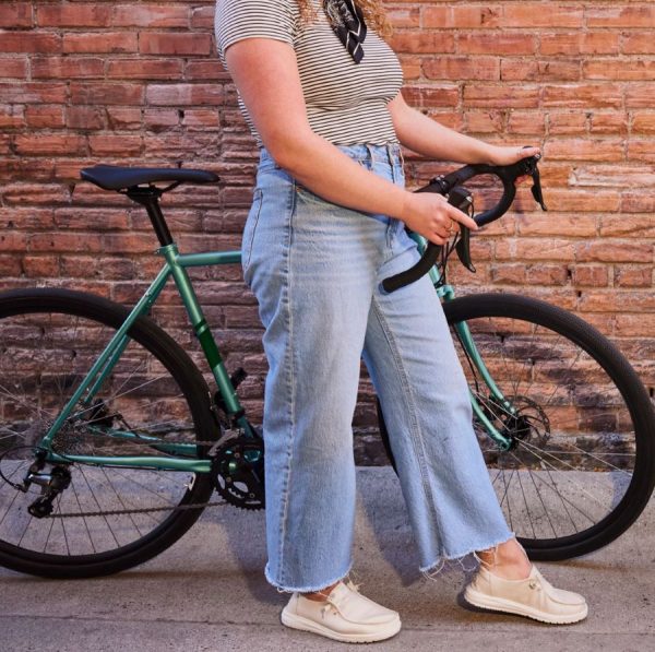 SS24_40902-1LB_40700-060_HEYDUDE_Shot_1201