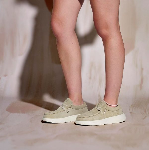 SS25_HEYDUDE_WENDY_COMF_SUEDE_42641-1SN_698_COLOR SS25_HEYDUDE_WENDY_COMF_SUEDE_42641-1SN_698_COLOR