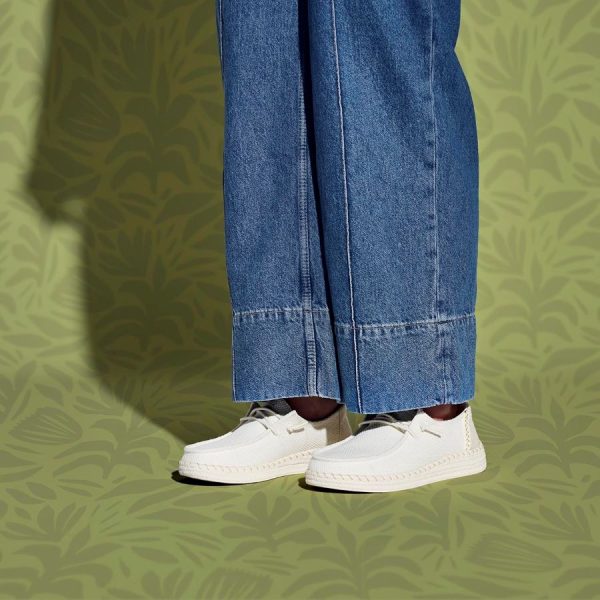 SS25_HEYDUDE_WENDY_ESPADRILLE_43681-100_603_COLOR