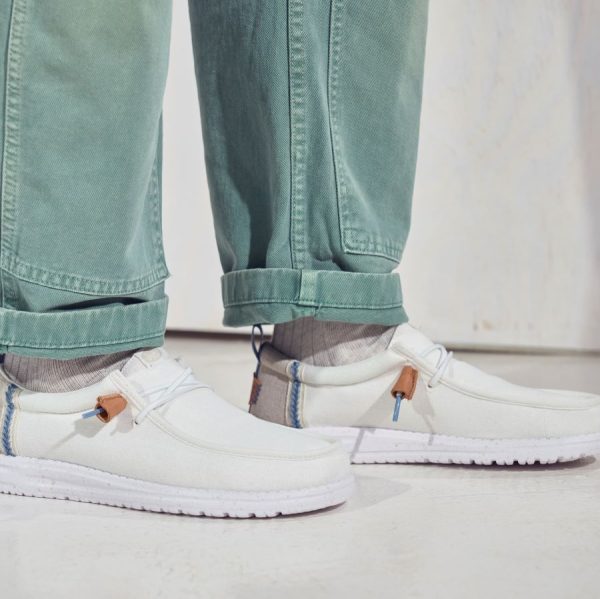 SS25_HeyDude_43086-1SO_white_crafted_linen_032 SS25_HeyDude_43086-1SO_white_crafted_linen_032